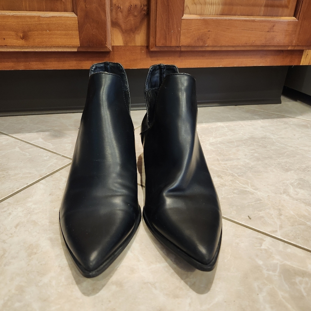 Zara Trafaluc faux leather size cut out Pointed toe ankle boots stacked heel 6.5